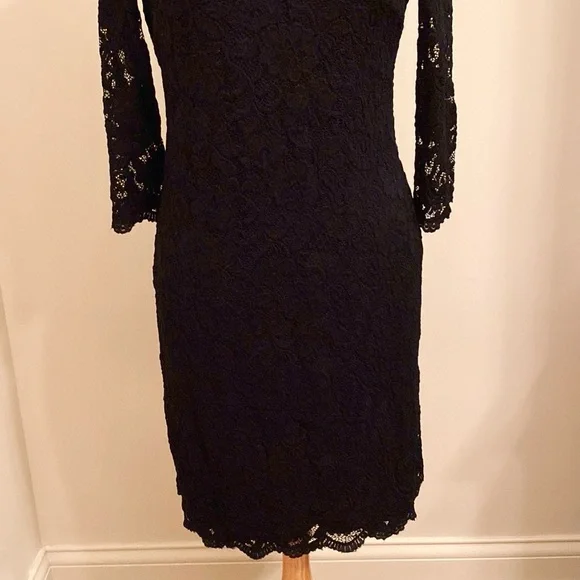 White House Black Market Black Lace Long Sleeve V Back Fitted Shift Dress Size M - Picture 3 of 13